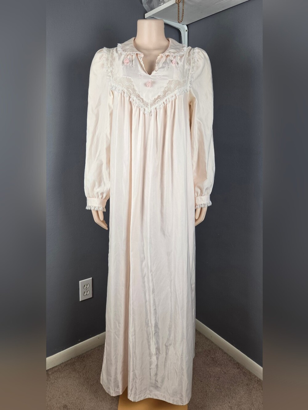 Vintage Long Sleeve Lace-Trim Nightgown - Light Blush - Picture 4 of 9